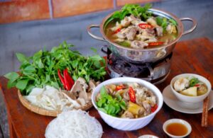 Lẩu gà lá é nấm