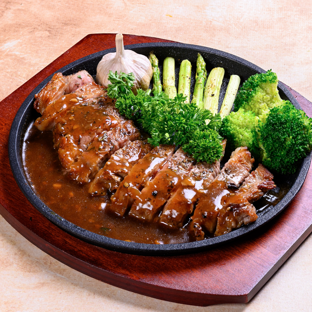 Bò Fuji nướng sốt vang đỏ