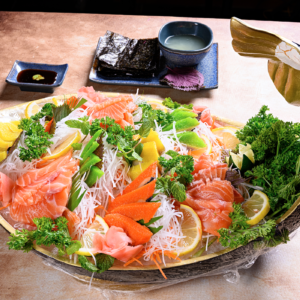 Sashimi cá hồi với cá trích xanh, đỏ, vàng Size L