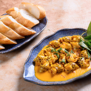 Ốc hương sốt trứng muối + Bánh mì