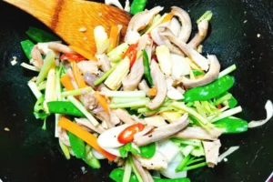 Dạ dầy heo xào hành nấm