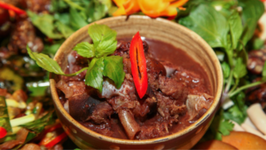Theo thời giá Nhím: Tiết canh. Hấp,nướng, xào lăn, nhựa mận, canh