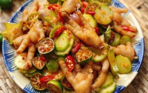 Nộm chân gà rút xương sôt Thái