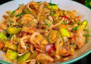Nộm chân gà rút xương sôt Thái